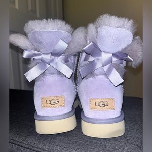 Ugg Bailey Bow Mini - Women’s Size 8